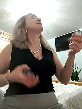 AhlyssaLove1155 online show from February 2026 07:18:01 PM