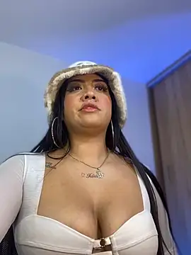 yeniffer valens online show from December 2025 07:58:02 AM