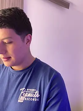 Snapshot of Goldenknight33 chatting on February 2026 02:55:02 PM Goldenknight33 online show from February 2026 02:55:02 PM