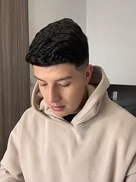 Snapshot of Goldenknight33 chatting on February 2026 01:29:02 PM Goldenknight33 online show from February 2026 01:29:02 PM