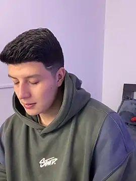 Snapshot of Goldenknight33 chatting on February 2026 03:52:02 PM Goldenknight33 online show from February 2026 03:52:02 PM