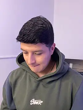 Snapshot of Goldenknight33 chatting on March 2026 01:06:02 PM Goldenknight33 online show from March 2026 01:06:02 PM