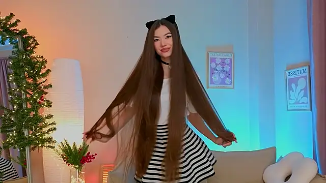 oliviaah  online show from December 2025 02:56:01 PM