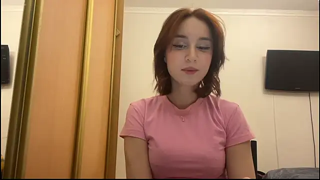 StacieLaudadio online show from December 2025 01:08:01 PM