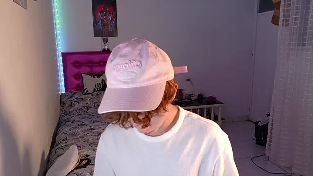 Snapshot of Dani_Dancer chatting on December 2025 01:12:02 AM Dani Dancer online show from December 2025 01:12:02 AM