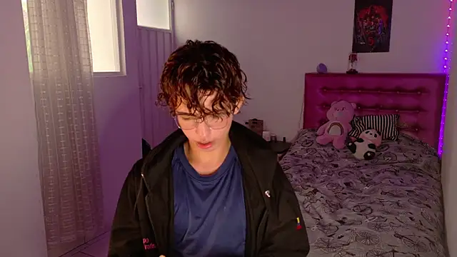 Snapshot of Dani_Dancer chatting on January 2026 04:45:01 PM Dani Dancer online show from January 2026 04:45:01 PM