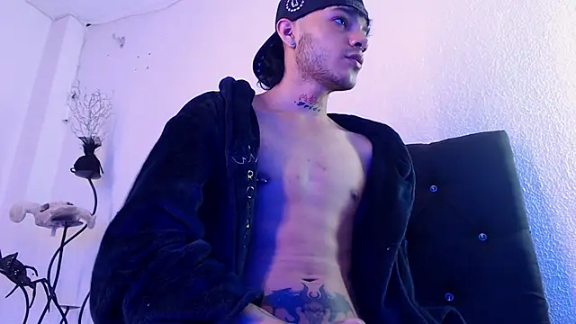 Snapshot of kingdani_hot chatting on February 2026 03:05:01 AM kingdani hot online show from February 2026 03:05:01 AM