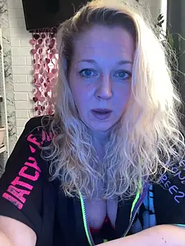 Snapshot of JenniferCarmen chatting on February 2026 10:16:01 AM JenniferCarmen online show from February 2026 10:16:01 AM