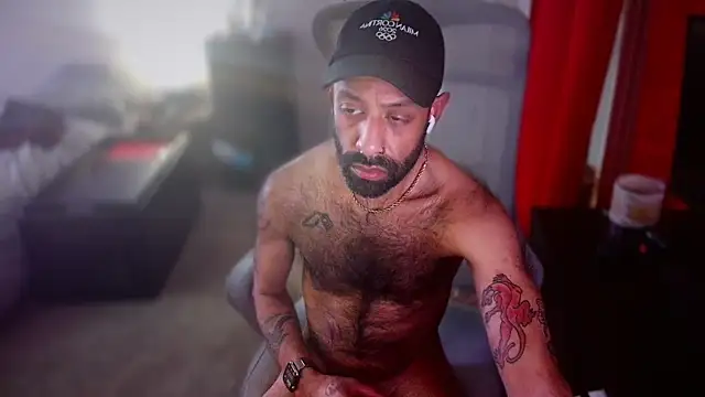 Snapshot of LilBrownPKB chatting on February 2026 02:01:02 PM LilBrownPKB online show from February 2026 02:01:02 PM