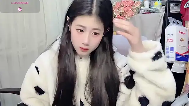 Yvonne-07 online show from February 2026 01:10:01 PM