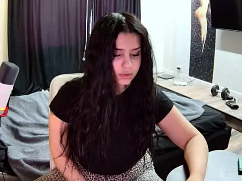 Snapshot of Nicole_Pars chatting on February 2026 01:20:01 PM Nicole Pars online show from February 2026 01:20:01 PM