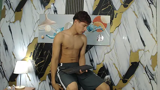 Snapshot of YOUNG_GUYS1 chatting on February 2026 01:35:02 AM YOUNG GUYS1 online show from February 2026 01:35:02 AM