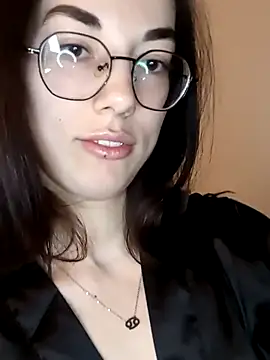 Snapshot of EmmaJacson chatting on December 2025 04:24:01 PM EmmaJacson online show from December 2025 04:24:01 PM