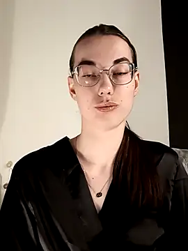 Snapshot of EmmaJacson chatting on February 2026 04:01:01 PM EmmaJacson online show from February 2026 04:01:01 PM