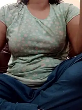 nosrat014 online show from February 2026 01:48:02 PM