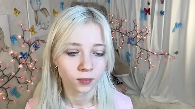 ViollaBloom online show from January 2026 01:18:01 AM