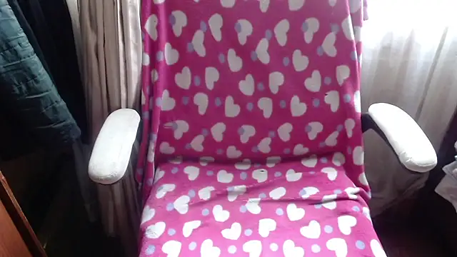 Snapshot of 666maskgirl chatting on February 2026 05:10:02 PM 666maskgirl online show from February 2026 05:10:02 PM