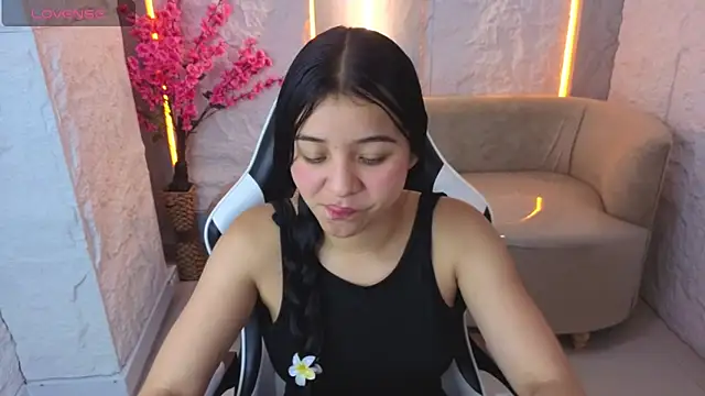 Sofi Adams Tx online show from December 2025 12:56:01 PM