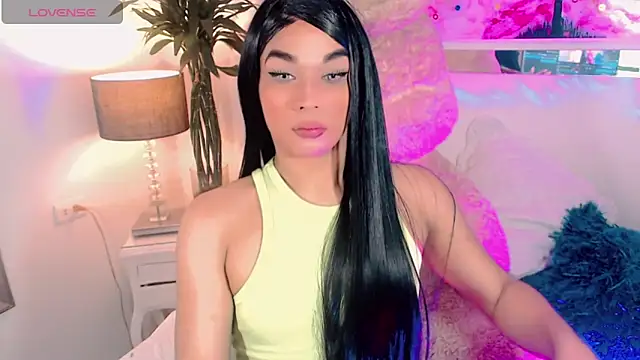 agathaferrer3 online show from December 2025 11:15:02 AM