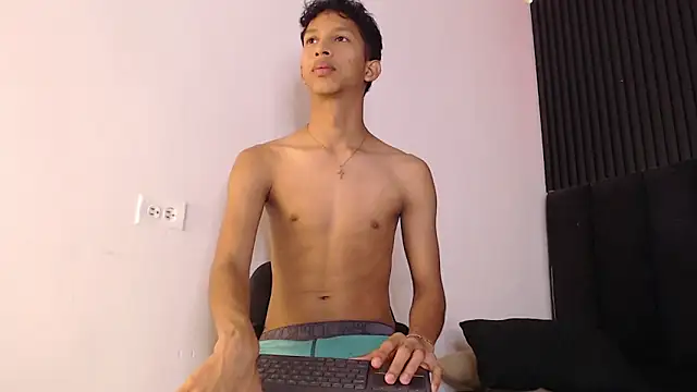 SmoothAlpha  online show from February 2026 02:45:01 PM