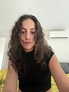 Snapshot of CoquineCharmeuse chatting on April 2026 01:14:02 PM CoquineCharmeuse online show from April 2026 01:14:02 PM