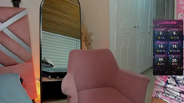 sophie blake   online show from December 2025 04:30:02 AM