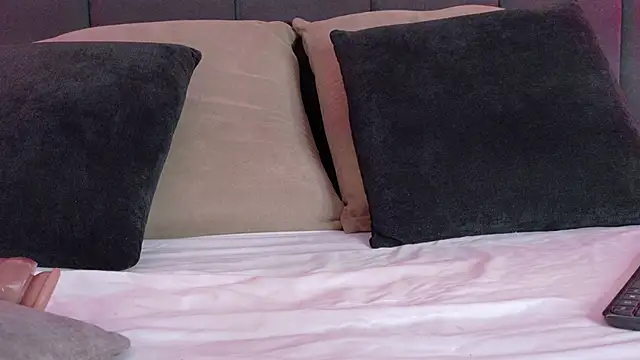 luna blannco online show from January 2026 05:27:02 PM