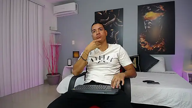 Snapshot of Perseuz369 chatting on March 2026 01:39:01 PM Perseuz369 online show from March 2026 01:39:01 PM