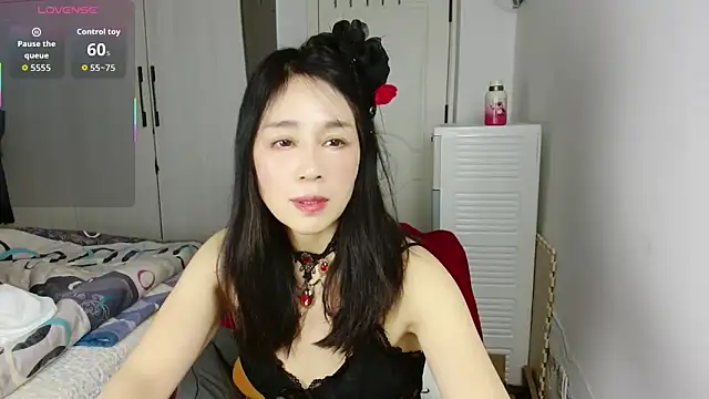 lisaxuexue online show from December 2025 11:43:01 PM