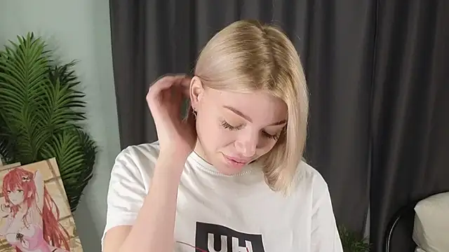 heartbreakW online show from December 2025 03:47:02 AM