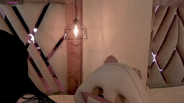 Snapshot of Lovely-martina chatting on February 2026 12:11:01 PM Lovely-martina online show from February 2026 12:11:01 PM