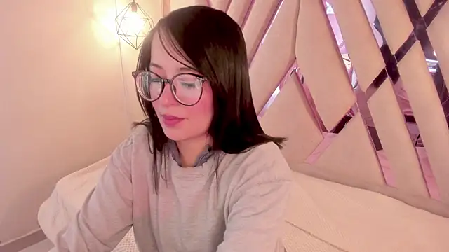 Snapshot of Lovely-martina chatting on February 2026 12:48:02 PM Lovely-martina online show from February 2026 12:48:02 PM