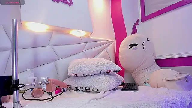 Snapshot of isa_fox_23 chatting on February 2026 07:10:01 PM isa fox 23 online show from February 2026 07:10:01 PM