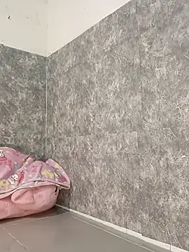 Snapshot of lavi-cute chatting on February 2026 04:32:01 AM lavi-cute online show from February 2026 04:32:01 AM