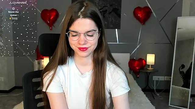 miss  evelyne online show from February 2026 01:13:02 AM