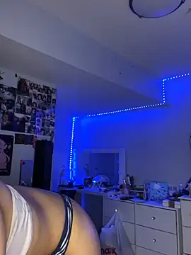 maisie goldxx online show from March 2026 03:01:02 AM