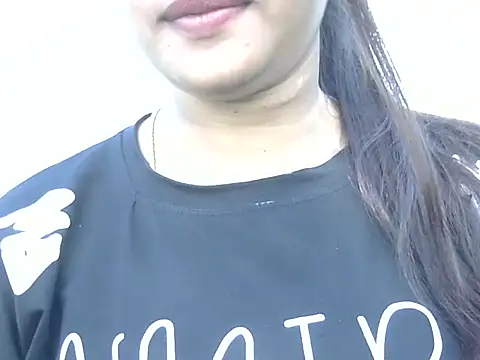 hot-riyaaa online show from February 2026 07:45:02 AM