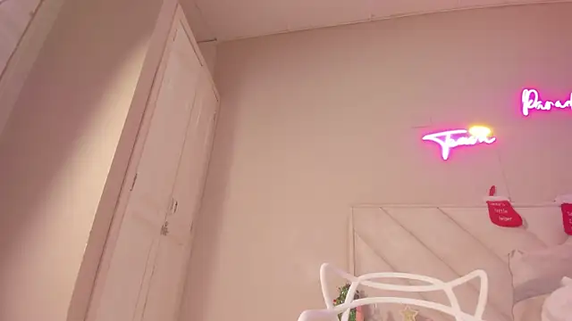  emily  st online show from December 2025 02:46:02 PM