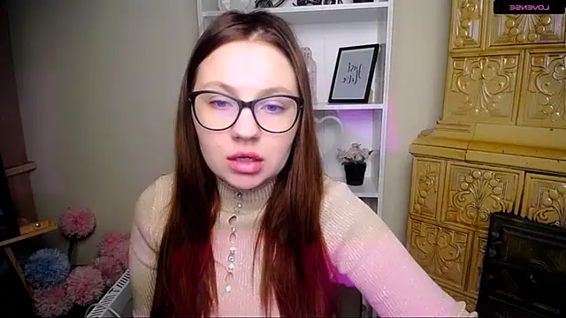 Snapshot of LiliaErmi chatting on December 2025 06:08:02 AM LiliaErmi online show from December 2025 06:08:02 AM