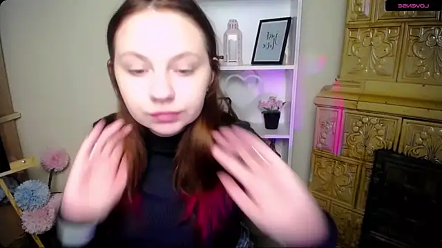 Snapshot of LiliaErmi chatting on December 2025 06:10:02 AM LiliaErmi online show from December 2025 06:10:02 AM