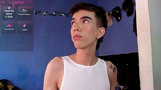 Juan Gomezz26 online show from June 2026 08:00:02 PM