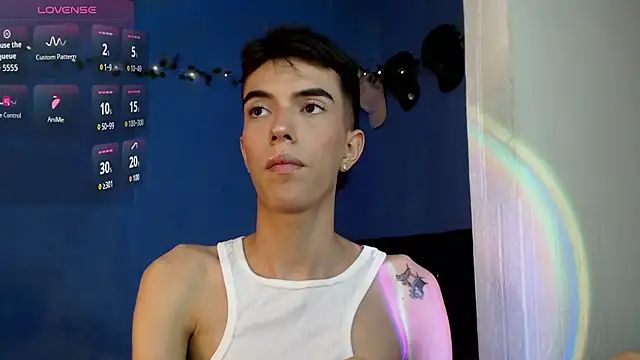 Juan Gomezz26 online show from June 2026 12:24:02 AM