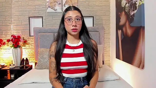 Snapshot of LanaRouse chatting on February 2026 10:26:01 PM LanaRouse online show from February 2026 10:26:01 PM