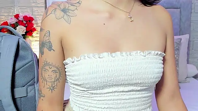 Snapshot of LanaRouse chatting on February 2026 11:09:02 AM LanaRouse online show from February 2026 11:09:02 AM