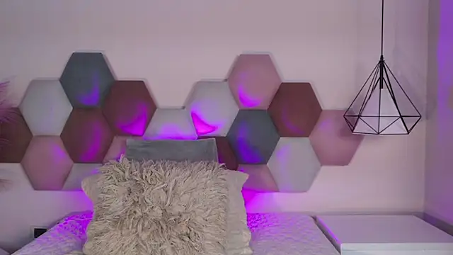 Snapshot of PaulinaSaint chatting on January 2026 06:56:02 PM PaulinaSaint online show from January 2026 06:56:02 PM