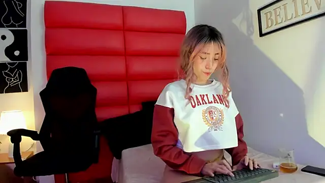 Oliviamonroex18 online show from January 2026 10:45:01 PM