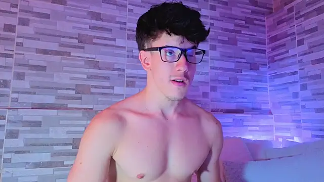 maxxcooper1 online show from March 2026 08:04:02 PM