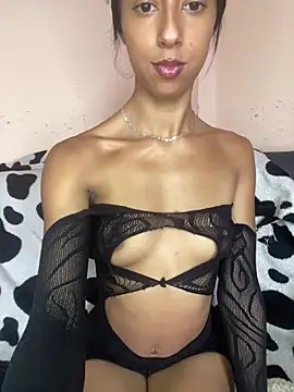 Snapshot of FOXXX_BABY chatting on February 2026 05:05:02 PM FOXXX BABY online show from February 2026 05:05:02 PM