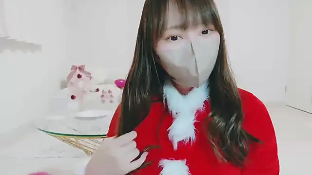 yuyuchan   online show from December 2025 11:07:01 AM