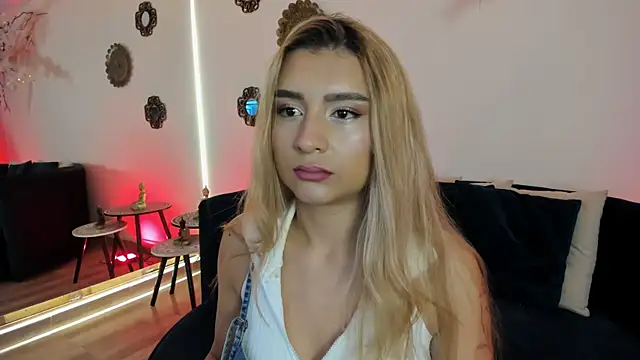 Morgan Lux online show from January 2026 01:38:01 PM